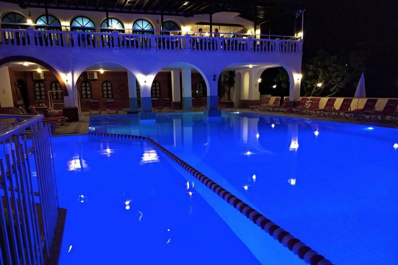 Altinsaray Hotel Kuşadası Ngoại thất bức ảnh